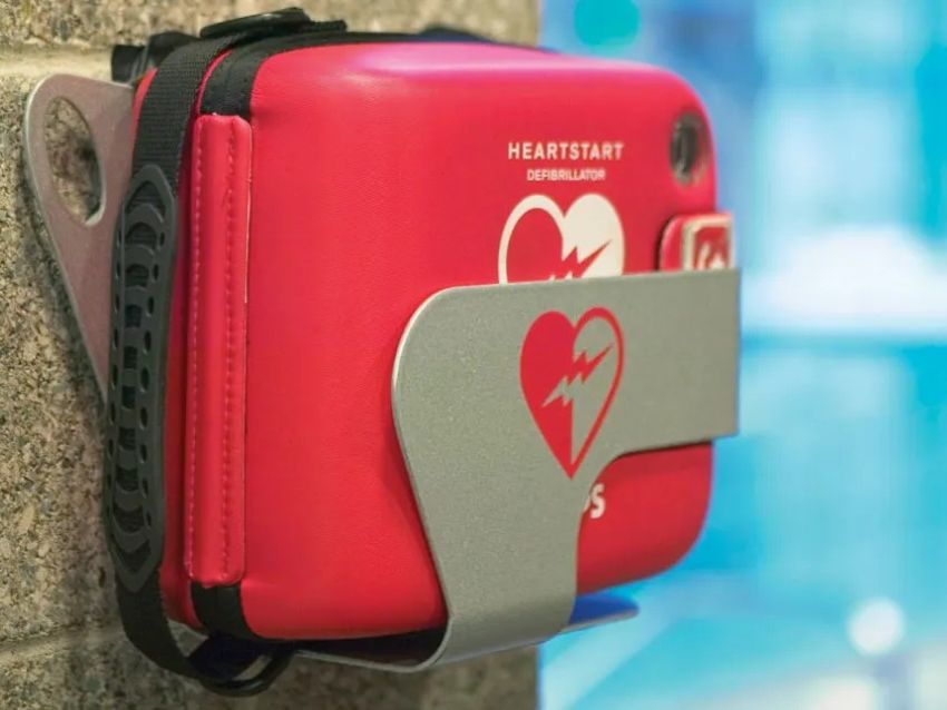 philips-aed-frx-in-wall-bracket